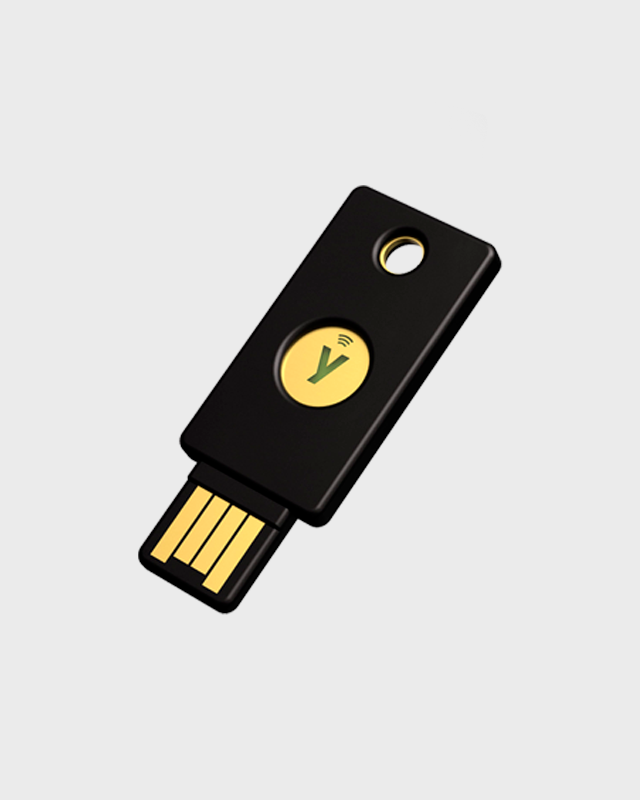 https://v1.tiendacripto.io/uploads/products/57265086c53067483.23882342-Security key 5 nfc.png